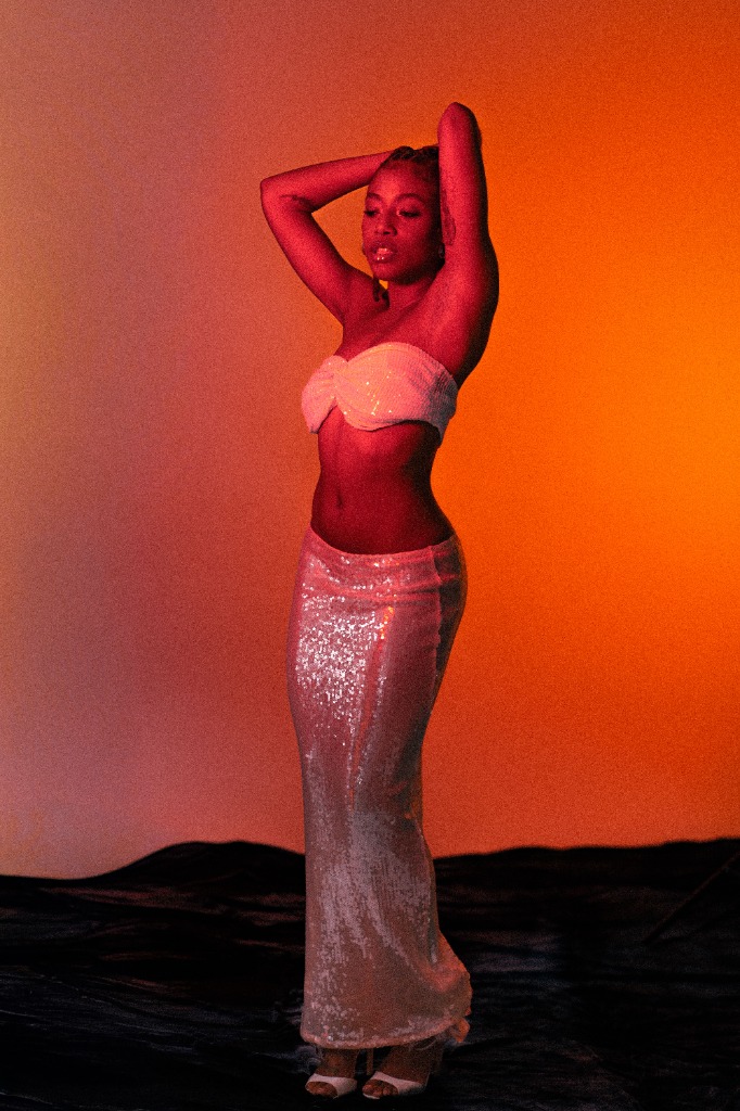 Dyna Edyne - Sequin Glamour Shoot
